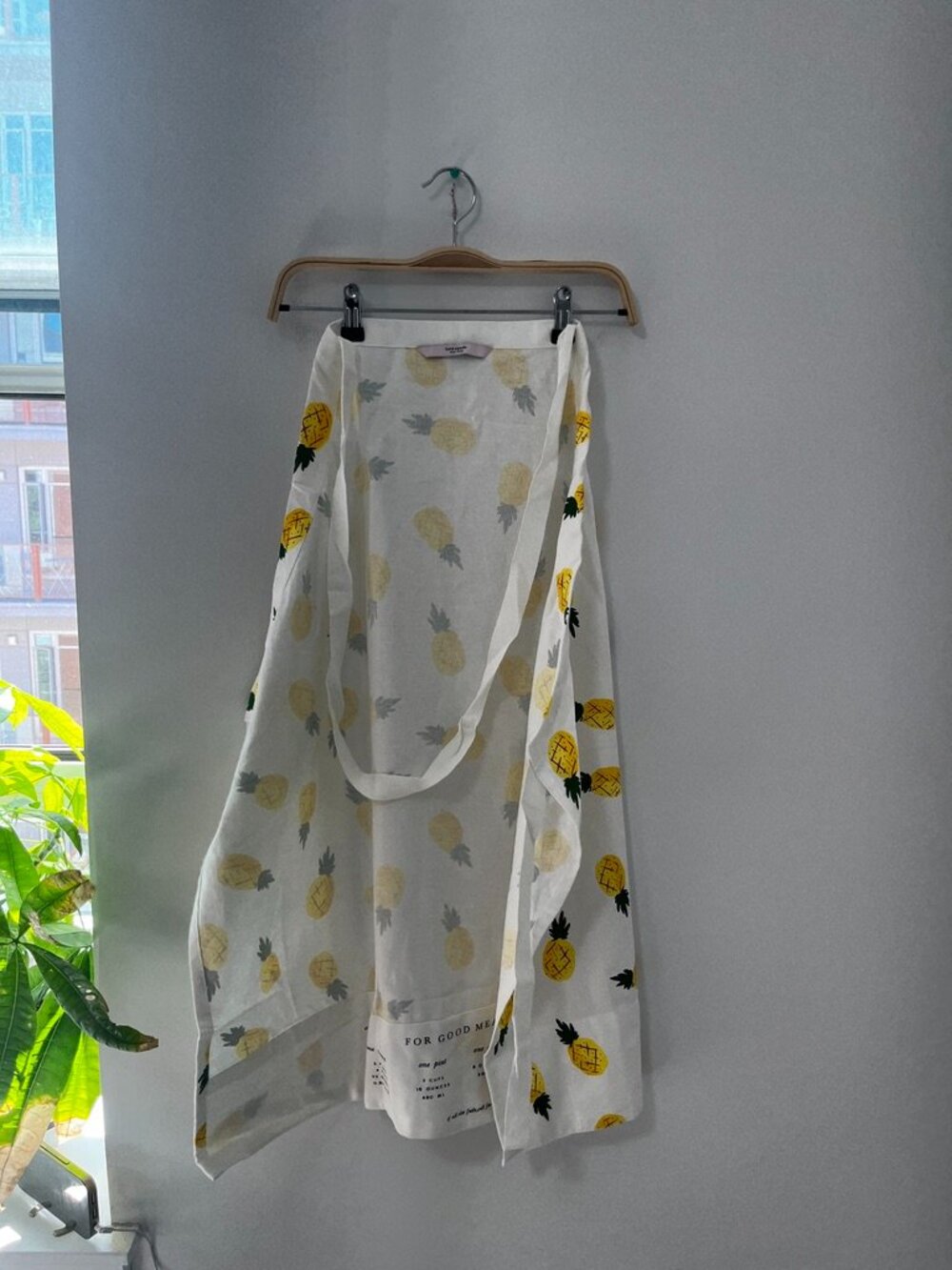 Kate Spade For Good Measure Pineapple Print Kitchen Apron - Picture 4 of 7